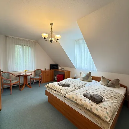 Zum Rheinsberger Leuchtturm Bed & Breakfast 3*
